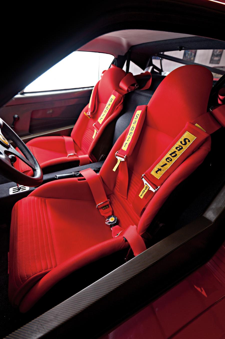  Ferrari F40 Red 1991 года  (фото 10 из 26)